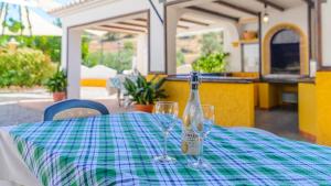 Restauracja lub miejsce do jedzenia w obiekcie Espina Rural Almogía by Ruralidays