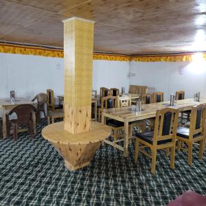 Restaurace v ubytování The Ladakh Cottage Pangong, Lake View
