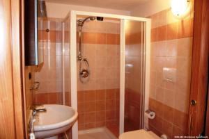 Ένα μπάνιο στο Sunlake Estoul borgo +15 φωτογραφίες