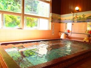 Bazén v ubytovaní Yourou Onsen Honkan alebo v jeho blízkosti