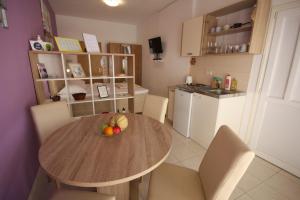 Kuchyňa alebo kuchynka v ubytovaní Apartment Antonio
