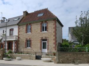 Fotografia z galérie ubytovania Maison rénovée avec jardin au centre de TREBEURDEN REF-664 v destinácii Trébeurden