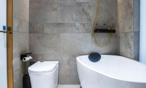 Gallery image of LanOu Hotel Jingzhou East Gate of Ancient City Wanda Plaza in Jingzhou