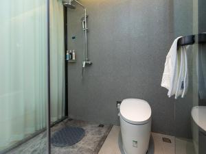 Gallery image of LanOu Hotel Shanghai Sheshan National Forest Park Happy Valley in Songjiang