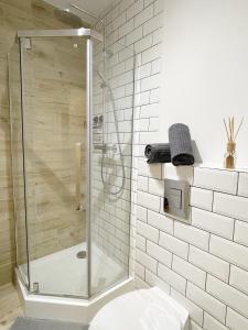 Łazienka w obiekcie Piękny Apartament 3city z Balkonem w Centrum Sopotu by Noclegi Renters