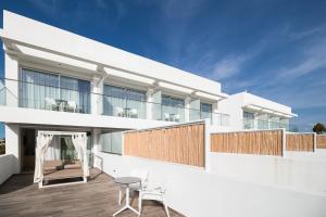 A balcony or terrace at Petit Sagitario Adults only