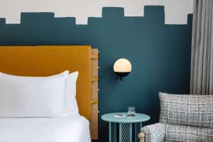 Postel nebo postele na pokoji v ubytování Origin Austin, a Wyndham Hotel
