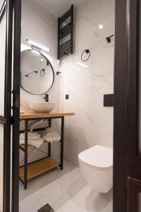 A bathroom at #G32 Luxury residence in the centre of Volos