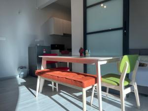 Dapur atau dapur kecil di TK Homestay - Sea View and Mount Kinabalu View +5 gambar