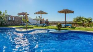 The swimming pool at or close to Apto El Descanso II Conil de la Frontera by Ruralidays