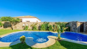 The swimming pool at or close to Apto El Descanso II Conil de la Frontera by Ruralidays