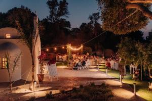 Hosté ubytování VillaLime Venue Estate + 81 fotografií