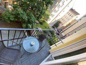 Balkón nebo terasa v ubytování Extra Sok Szobás Apartman Budapest Központjában