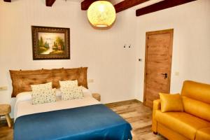Gulta vai gultas numurā naktsmītnē 4 bedrooms villa with private pool furnished terrace and wifi at Santa ElenaEL