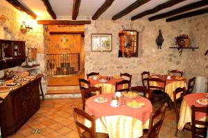 A restaurant or other place to eat at Il Castello