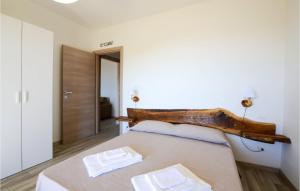 Легло или легла в стая в Awesome Apartment In Sasseta Zignago With Wifi