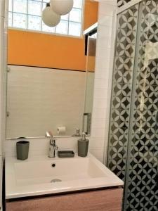A bathroom at Casa Sud vicino a fiera e Pordenone centro