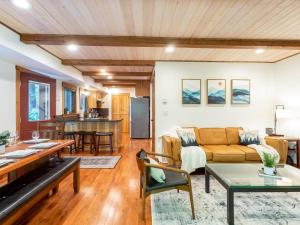 Χώρος καθιστικού στο Wild Goose Lodge