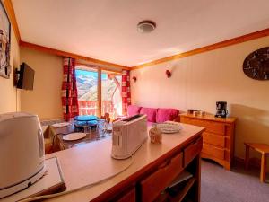 Χώρος καθιστικού στο Appartement skis aux pieds, 4 personnes, balcon sud - FR-1-344-854 +7 φωτογραφίες