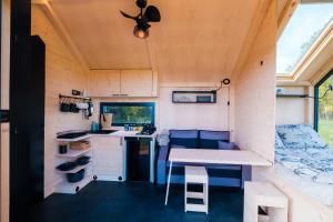 SvětlíkにあるTiny House - Martinkaの小さな家のキッチン +43枚の写真