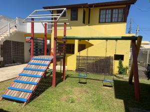 Ο χώρος παιχνιδιού για παιδιά στο Villa Do Mar