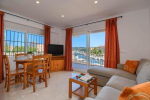 Bonito Apartamento en la Playa del Arenal de Javea tesisinde bir oturma alanı