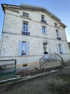 Budynek, w którym mieści się apartament