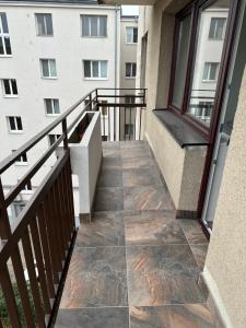 A balcony or terrace at Spacious 3-Bedroom Apartment in the Historic Old Town Parking