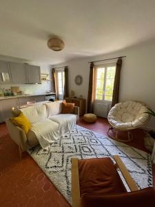 Photo de la galerie de l'établissement Cosycocoon La Bastide, à Draguignan 51 autres photos