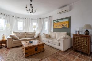 Fotografia z galérie ubytovania Villa Floresta v destinácii Cómpeta + 34 fotografií