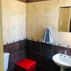 Ένα μπάνιο στο Hermoso Duplex c/Pileta y Cochera en Consorcio Privado Saavedra +11 φωτογραφίες