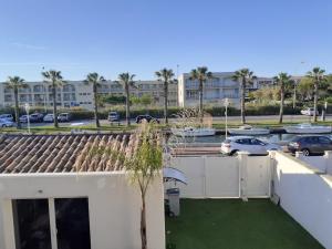 Fotografia z galérie ubytovania Loue Palavas Maison 160m2 avec piscine chauffée et jacuzzi à 2 pas de la plage et du centre ville v destinácii Palavas-les-Flots