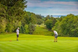 Golf v rezortu nebo okolí