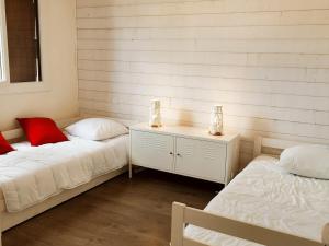 Posteľ alebo postele v izbe v ubytovaní Appartement rénové 2 ch au calme, à côté du Luge Park - FR-1-689-110