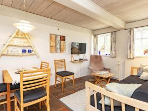 Posezení v ubytování One-Bedroom Holiday home in Faaborg