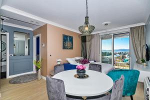 Posedenie v ubytovaní DiVine Luxury Apartment Blue