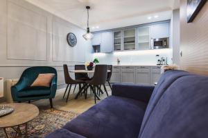 Posedenie v ubytovaní DiVine Luxury Apartment Blue