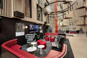 Radisson RED Aarhus的休息区
