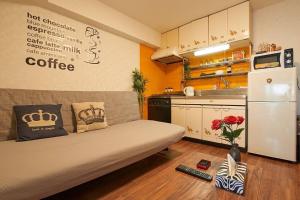 Köök või kööginurk majutusasutuses 新宿市中心日式样式公寓，紧邻商业地域韩国街免费Wi-Fi