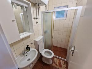Koupelna v ubytování Apartment Mimice 2972a