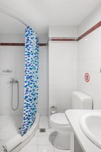 Ένα μπάνιο στο Diros Hotel