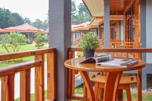 Balkón nebo terasa v ubytování Lanta Lapaya Resort