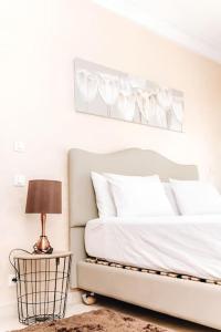 Una cama o camas en una habitación de STUDIO HAUT STANDING A RACINE near twin center 7 fotos más