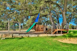 Φωτογραφία από το άλμπουμ του Riverbend Cabin #009 σε Spicewood +32 φωτογραφίες