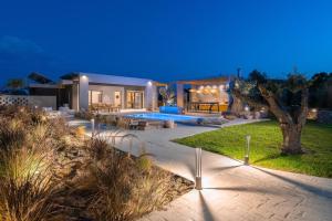The swimming pool at or close to Mirena Luxury Living-Casa di Maria