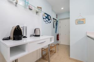 Kuchnia lub aneks kuchenny w obiekcie Beach House Apartment, Playa Malagueta