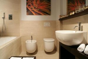 Ванная комната в Sea Art Hotel
