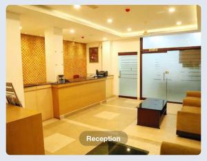 Lobi atau kawasan kaunter penerimaan di Hotel Sasthapuri