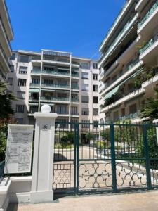 Bel appartement au coeur du Carre d'Or Massena