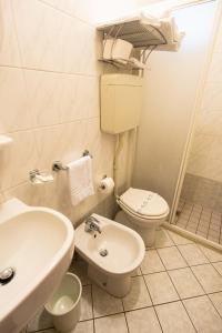A bathroom at Hotel Zanella